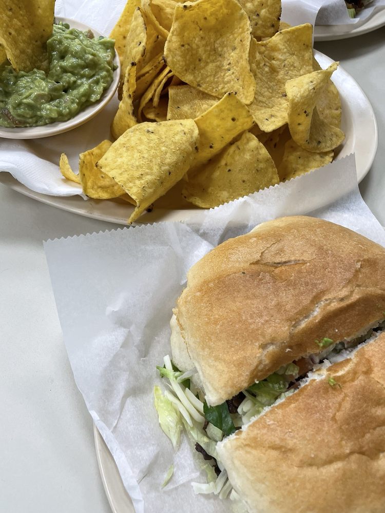 Los Burritos Tapatios
