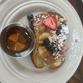 Chesterfield's Gastro Diner - Apple cinnamon French toast side - Breakfast & Brunch Near Me - Ottawa, Ontario Chesterfield's Gastro Diner - Apple cinnamon French toast side - Breakfast & Brunch Near Me - Ottawa, Ontario