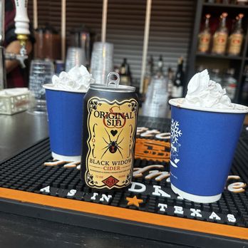 Bryant Park - Adult hot chocolate and cider - Parks Near Me - New York, New York Bryant Park - Adult hot chocolate and cider - Parks Near Me - New York, New York