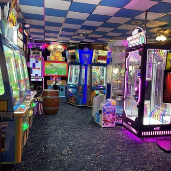 Golf n' Stuff - Clean arcade and cool inside - Amusement Parks Near Me - Norwalk, California