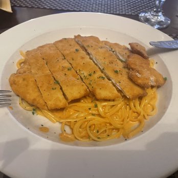 Fratelli - Vodka sauce with breaded chicken - Italian Near Me - Alexandria, Virginia Fratelli - Vodka sauce with breaded chicken - Italian Near Me - Alexandria, Virginia