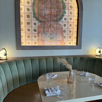 Waverly - Inside seating - Breakfast & Brunch Near Me - Cardiff, California Waverly - Inside seating - Breakfast & Brunch Near Me - Cardiff, California