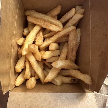 Yas Chicken - Crispy French Fries - Sandwiches Near Me - Lawrence, Massachusetts