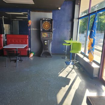 Da Place Bar & Grill - Darts - Sports Bars Near Me - Saint Louis, Missouri