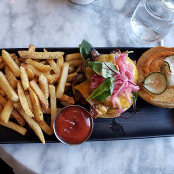 33 Staves - Burger - Southern Near Me - Lexington, Kentucky