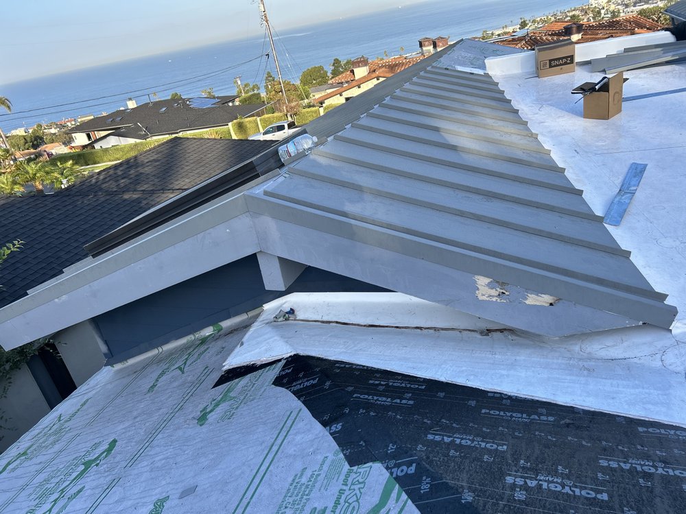 Slide of Geo' Metal And Gutters