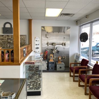 A-Z Key Shop - Sitting area A-Z key shop and locksmith these gentlemen are the best! - Keys & Locksmiths Near Me - Battle Creek, Michigan A-Z Key Shop - Sitting area A-Z key shop and locksmith these gentlemen are the best! - Keys & Locksmiths Near Me - Battle Creek, Michigan