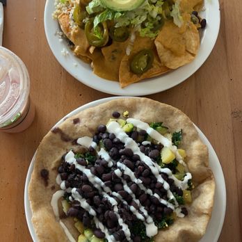 Itality - The OG Nacho Supreme & the Fry bread was so yummy! Definitely coming back here again. Also they have delicious smoothies! - Vegan Near Me - Albuquerque, New Mexico