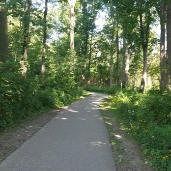 Elm Grove Park - Covered part of the path - Parks Near Me - Elm Grove, Wisconsin