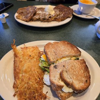 Metro Diner - Avocado BLT with hashbrowns - American Near Me - Wilmington, Delaware Metro Diner - Avocado BLT with hashbrowns - American Near Me - Wilmington, Delaware
