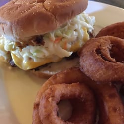 Music Kitchen - Slaw burger
