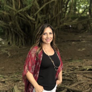 BIGA HAWAII - Lovely wife! - Tours Near Me