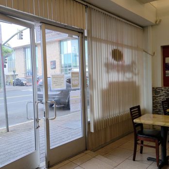 Saigon's Restaurant - Inside - Vietnamese Near Me - Honolulu, Hawaii