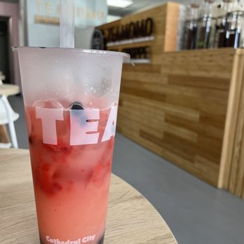 Tea Momo - Strawberry fruit yakult - Bubble Tea Near Me - Cathedral City, California Tea Momo - Strawberry fruit yakult - Bubble Tea Near Me - Cathedral City, California