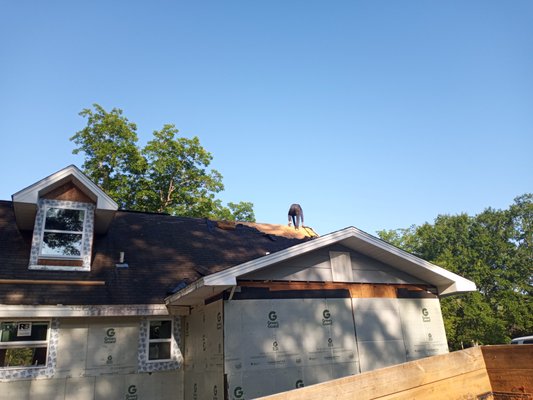 R and R Roofing Services Logo