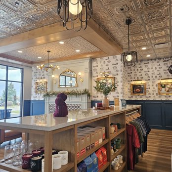 Summer Moon Coffee - Lobby - Coffee & Tea Near Me - Lake Geneva, Wisconsin