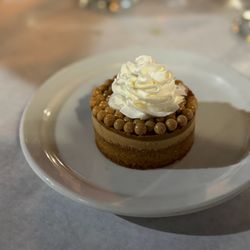Tavo's At The Grove - Dulce de leches cake
