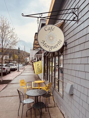 Café Marguerite by null