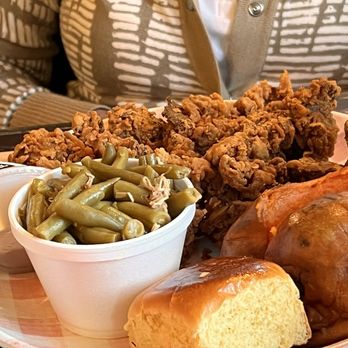Pink Pig - Fried Chicken Livers, green beans, baked sweet potato and rolls - Barbeque Near Me - Cherry Log, Georgia Pink Pig - Fried Chicken Livers, green beans, baked sweet potato and rolls - Barbeque Near Me - Cherry Log, Georgia