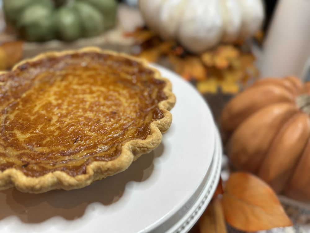 Lola Grace Bakery Logo