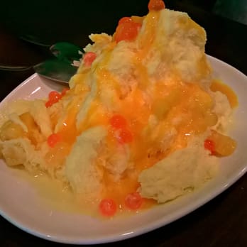 Corner 17 - Medium Mango Fluffy Ice with Drizzled Mango Syrup, Bubbles, and Fresh Mango Bites - Chinese Near Me - Saint Louis, Missouri