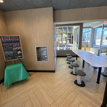 McDonald's - play place now hiring sign, dining area - Fast Food Near Me - Island Lake, Illinois McDonald's - play place now hiring sign, dining area - Fast Food Near Me - Island Lake, Illinois