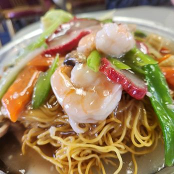 Lucky House - a plate of noodles with shrimp and vegetables - Dim Sum Near Me - Kent, Washington Lucky House - a plate of noodles with shrimp and vegetables - Dim Sum Near Me - Kent, Washington