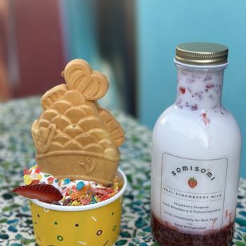 Somisomi - Strawberry milk - Ice Cream & Frozen Yogurt Near Me - Irvine, California