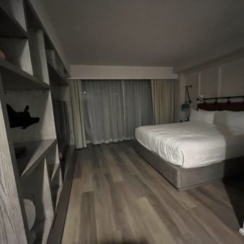 westdrift Manhattan Beach, Autograph Collection - Bedroom: jr suite - Hotels Near Me - Manhattan Beach, California westdrift Manhattan Beach, Autograph Collection - Bedroom: jr suite - Hotels Near Me - Manhattan Beach, California