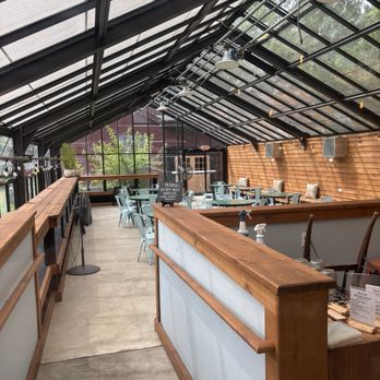 Heirloom Market - Greenhouse dining area - Farmers Market Near Me - Wethersfield, Connecticut
