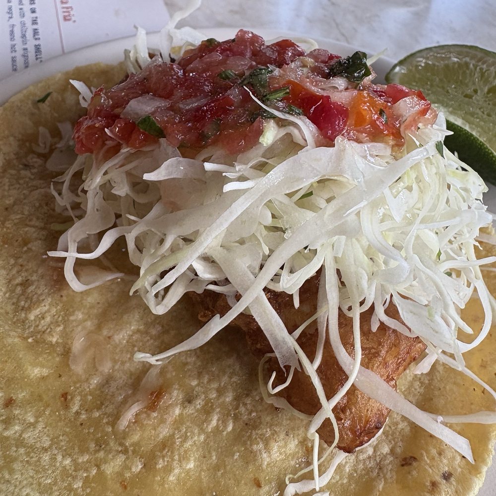 Este - Fish taco, good not great - Seafood Near Me - Austin, Texas Este - Fish taco, good not great - Seafood Near Me - Austin, Texas