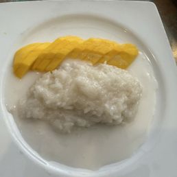 Mango and Sweet Sticky Rice.... Delightful....