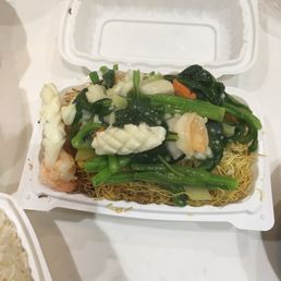 Crispy seafood chow mein. Yummy. Crispy seafood chow mein. Yummy.