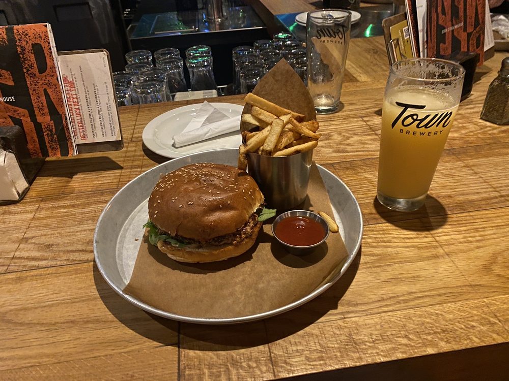 BEERTOWN OAKVILLE Updated September 2024 40 Photos & 32 Reviews