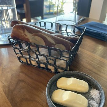 Restaurant 917 - complimentary pretzel bread w/ butter - New American Near Me - Carson, California