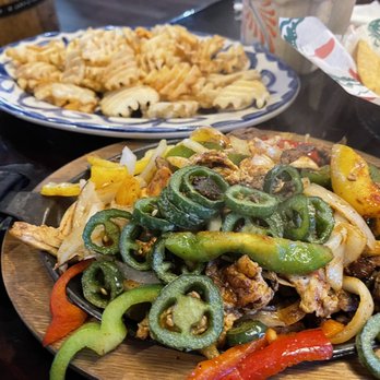 Dos Amigos - Chicken and Steak Fajitas - Mexican Near Me - Cincinnati, Ohio