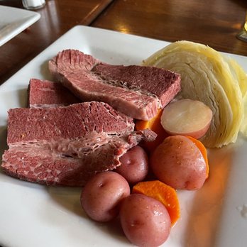 Donovan's - Bf and I come here all the time. Always great food, but happy staff that makes the Irish pub/ great restaurant atmosphere super cozy - American Near Me - Norwalk, Connecticut