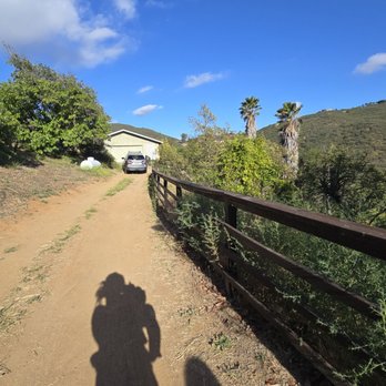 Morning Song Farm - Bed & Breakfast Near Me - Rainbow, California Morning Song Farm - Bed & Breakfast Near Me - Rainbow, California