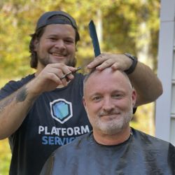 Cutz for Guys - William working his magic:)