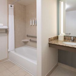 Guest room bath