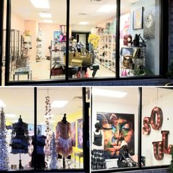 Artisans Gallery Pop-up - Store front