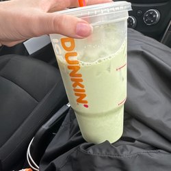 Dunkin' - Iced matcha latte