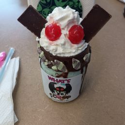 (The mothman milkshake I had. It was a nice minty flavor) (The mothman milkshake I had. It was a nice minty flavor)