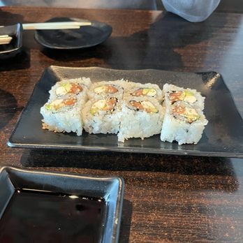 Sushi Koma - Philadelphia Roll - Sushi Bars Near Me - Las Vegas, Nevada Sushi Koma - Philadelphia Roll - Sushi Bars Near Me - Las Vegas, Nevada