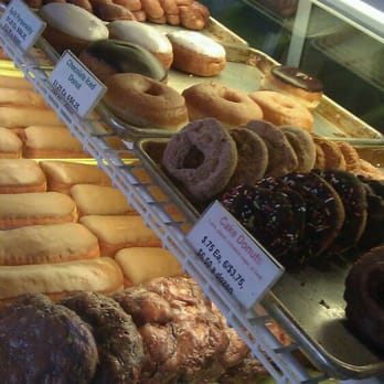 Dundee's Donuts - Time to eat the donuts! - Breakfast & Brunch Near Me - Seaside, Oregon