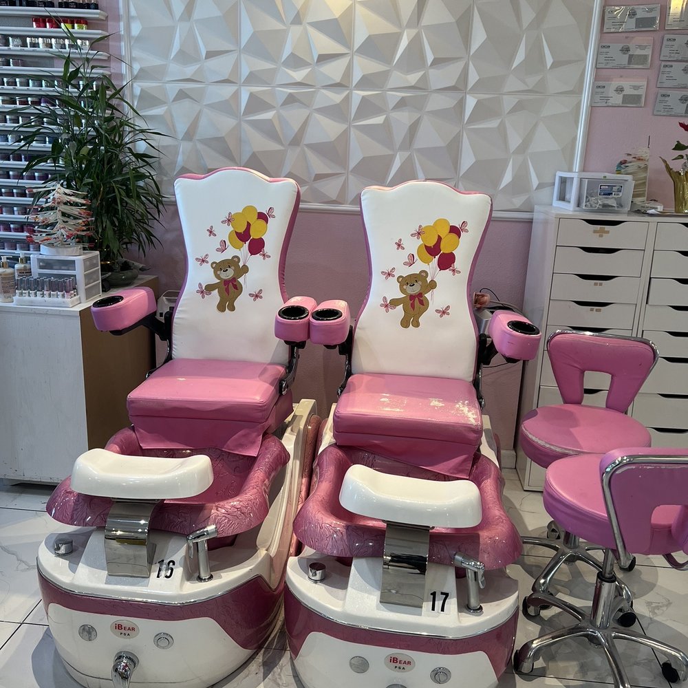 Coco Nails Spa - Kids chairs - Nail Salons Near Me - Lincoln, California