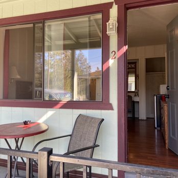 Lake Shasta Lodge - Patio - Hotels Near Me - Lakehead, California