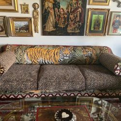 House Of Tudor - Favorite Couch Ever!!