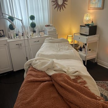 Spa Riviera - Facial time! - Skin Care Near Me - Redondo Beach, California Spa Riviera - Facial time! - Skin Care Near Me - Redondo Beach, California