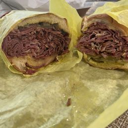 Siggy's Famous Pastrami Sandwich